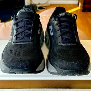 Men’s New Balance MOREv5 size 11 2E wide